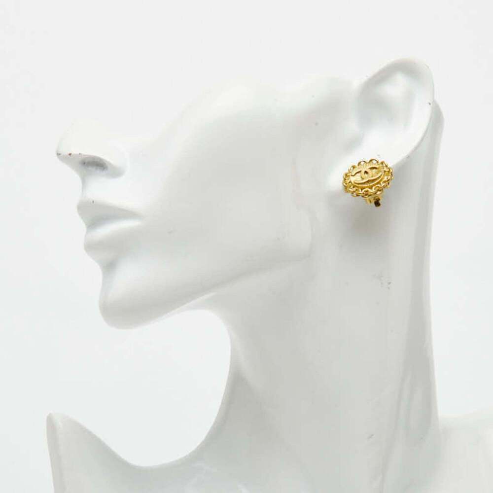 CHANEL Vintage Gold Logo Earrings - Picture 5 of 5